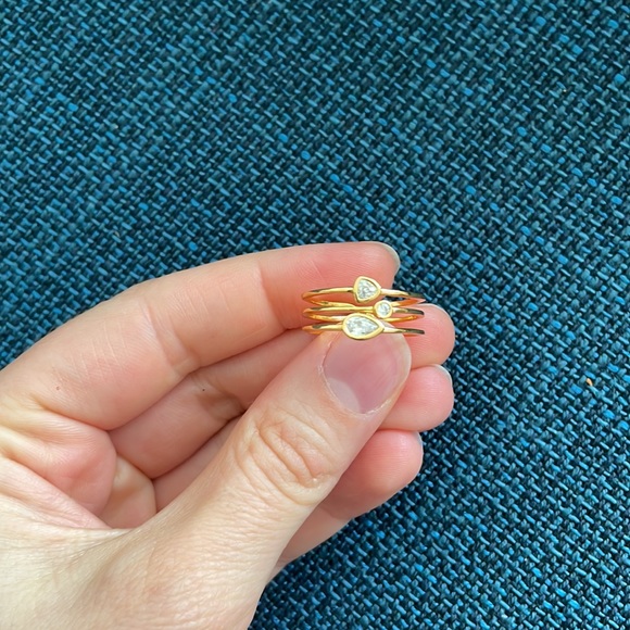 Gold Ring - Picture 4 of 4